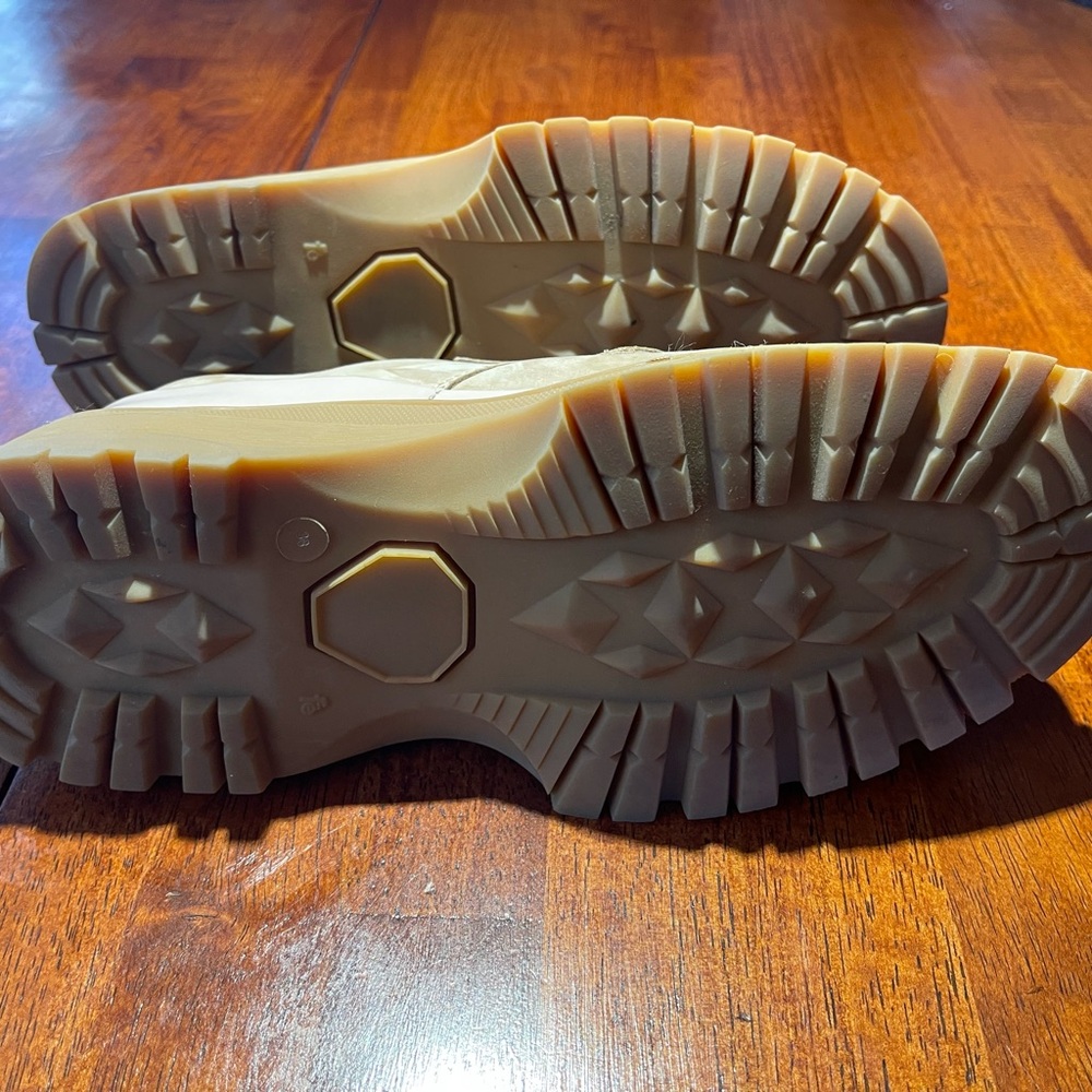 Rachel Comey ready for spring!!Women’s lovett shoe in Light Beige suede - Picture 7 of 7